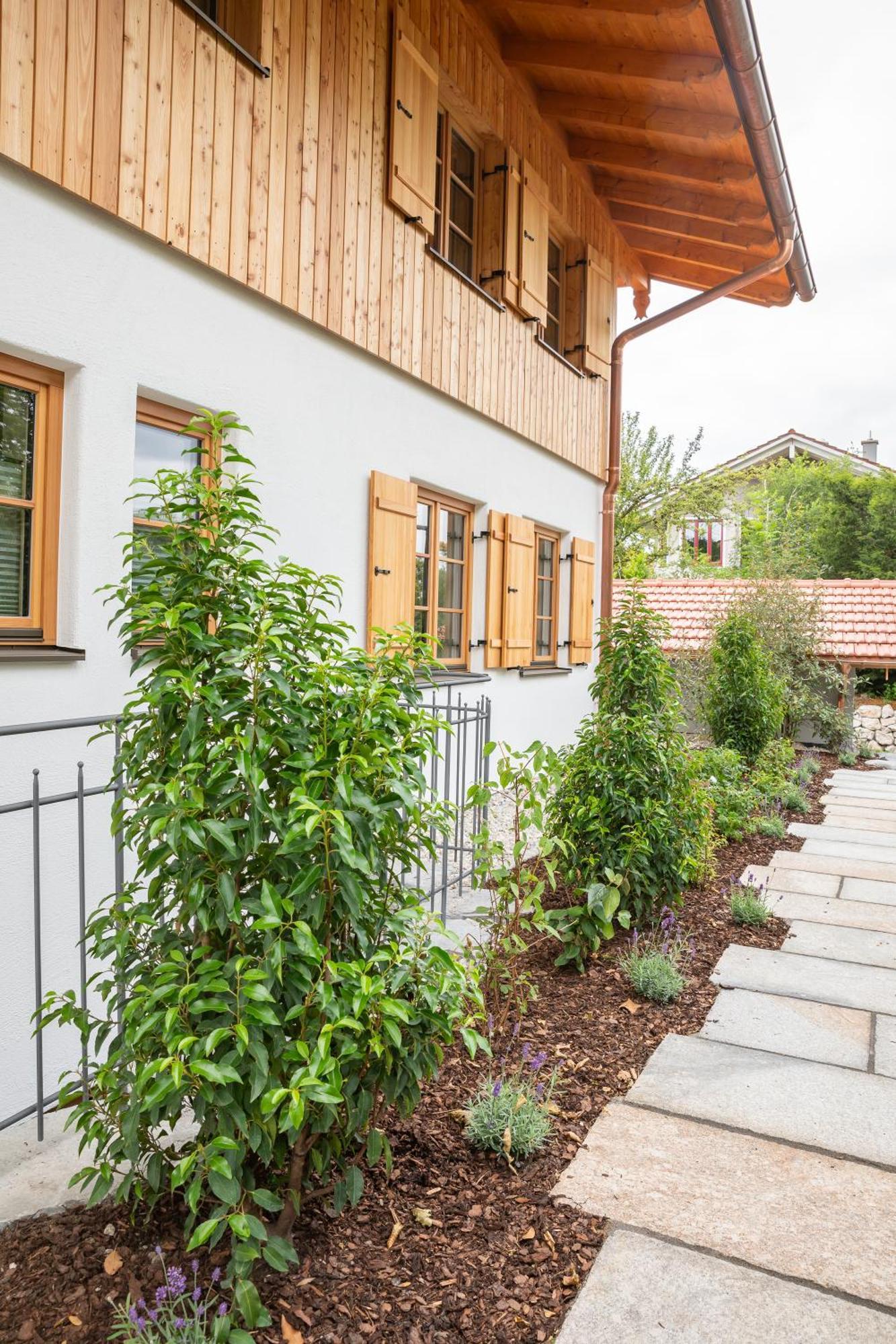 Graf Chiemo Suites - Direkt Am Chiemsee Mit Separatem Seezugang Chieming Exterior foto
