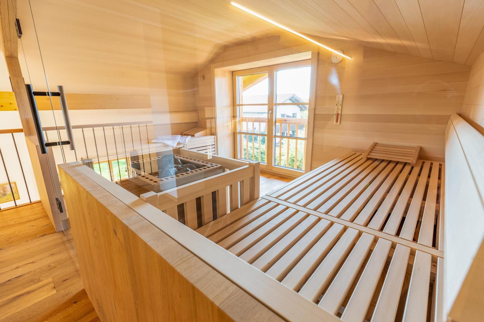 Graf Chiemo Suites - Direkt Am Chiemsee Mit Separatem Seezugang Chieming Exterior foto