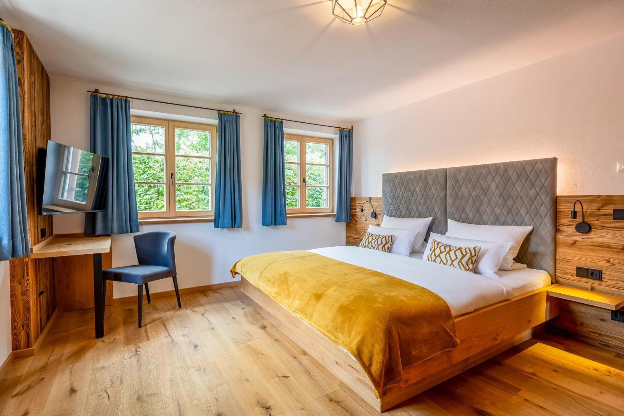 Graf Chiemo Suites - Direkt Am Chiemsee Mit Separatem Seezugang Chieming Exterior foto