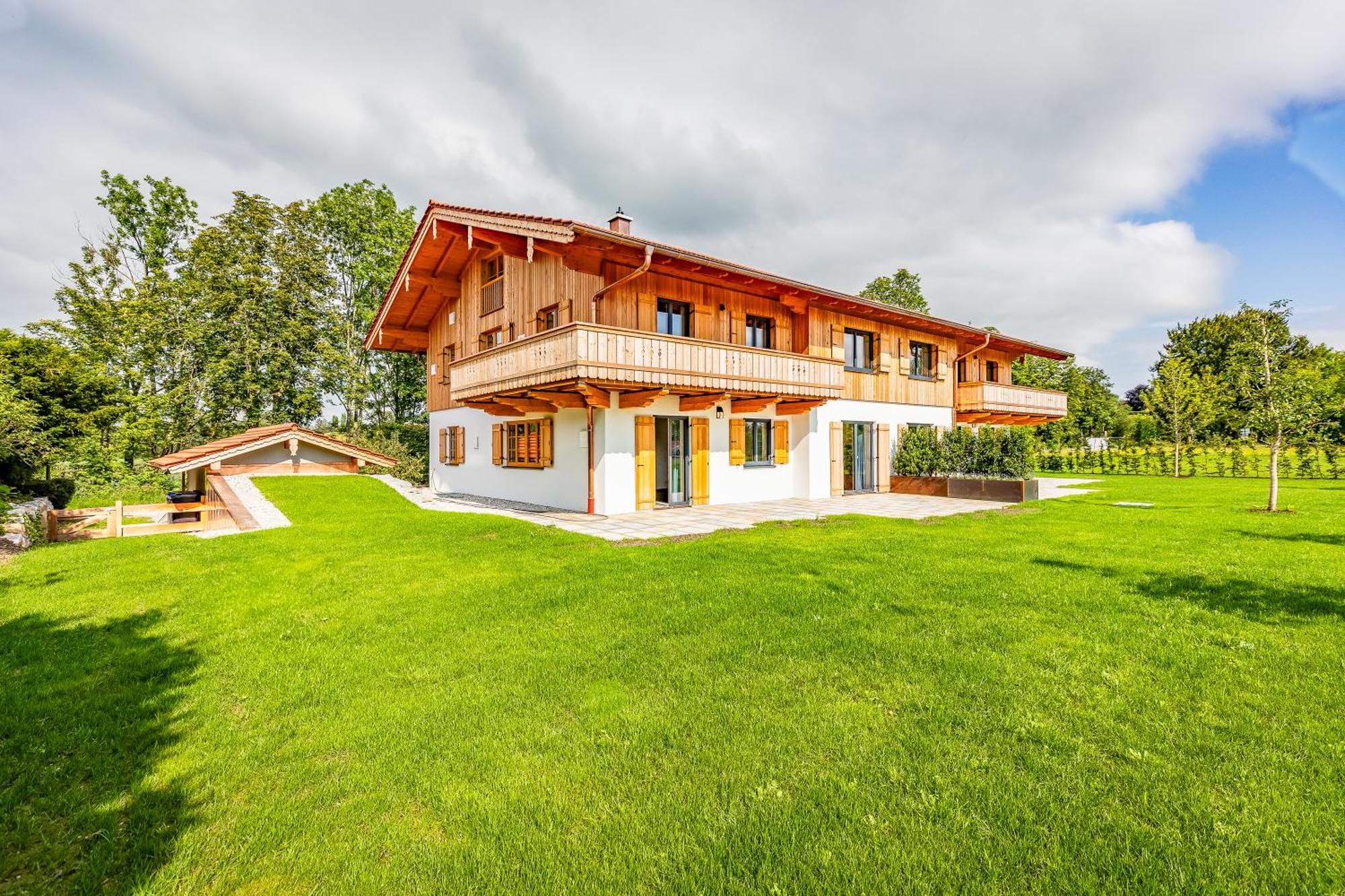 Graf Chiemo Suites - Direkt Am Chiemsee Mit Separatem Seezugang Chieming Exterior foto