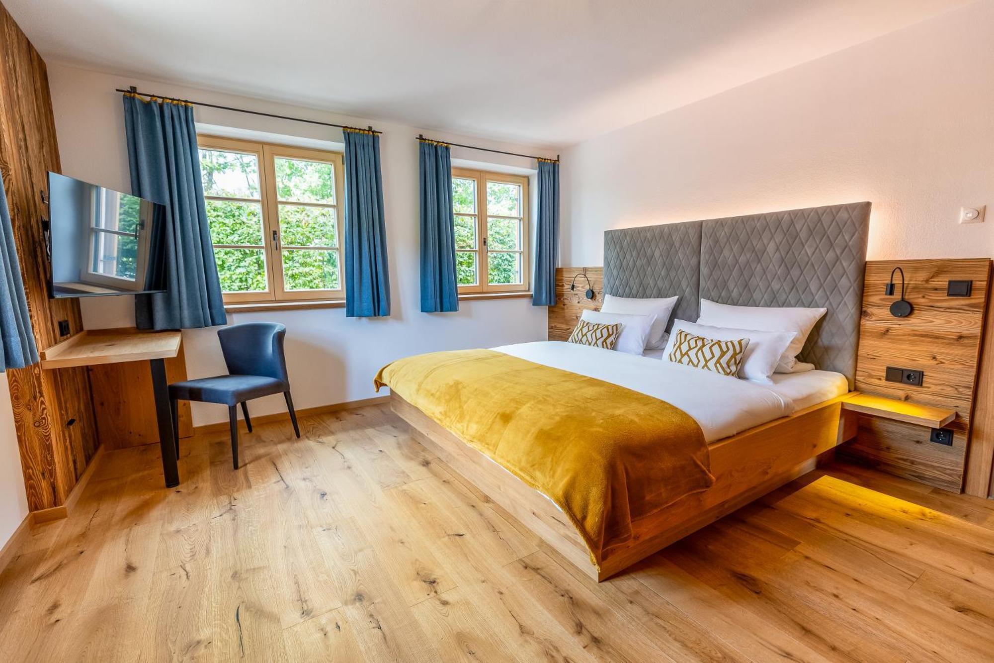 Graf Chiemo Suites - Direkt Am Chiemsee Mit Separatem Seezugang Chieming Exterior foto