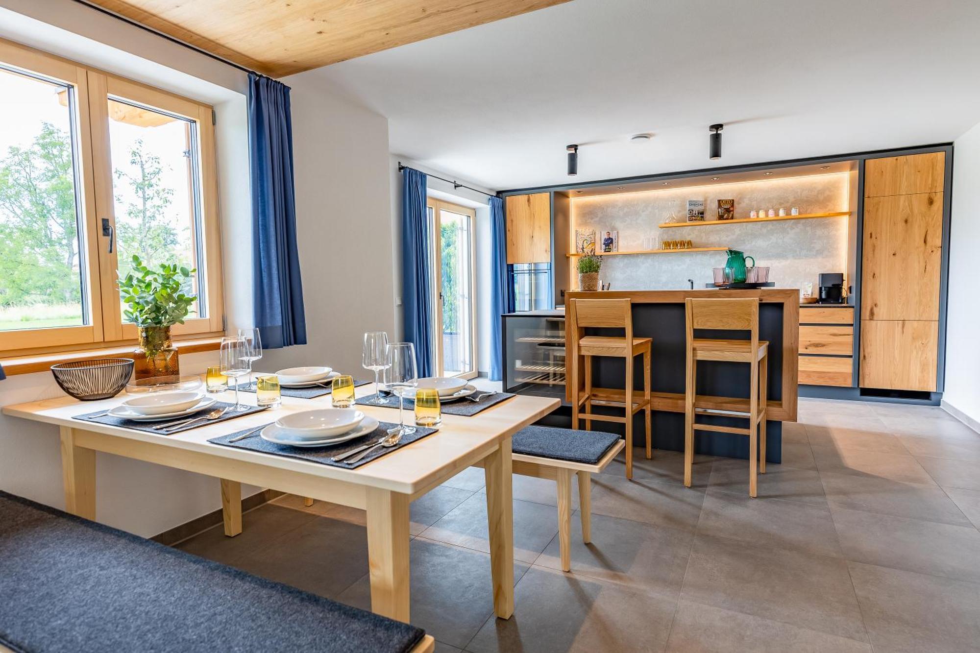 Graf Chiemo Suites - Direkt Am Chiemsee Mit Separatem Seezugang Chieming Exterior foto